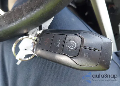 2014 Ford Fusion Energi Titanium z USA, uszkodzony, nr VIN 3FA6P0SU6ER382909